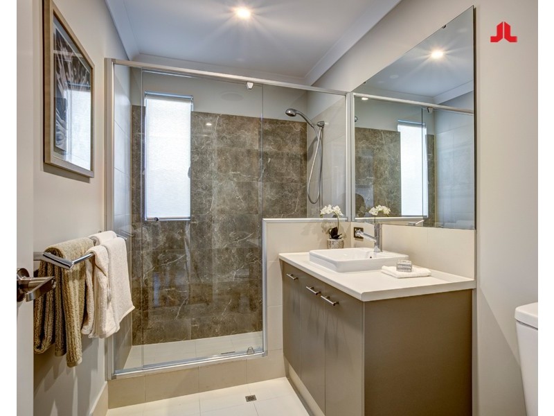 12 Wildflower View, Piara Waters WA 6112