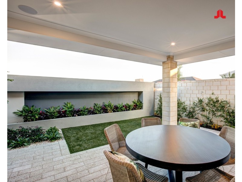 12 Wildflower View, Piara Waters WA 6112