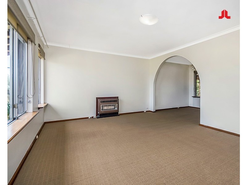 26 Edgewater Road, Safety Bay WA 6169