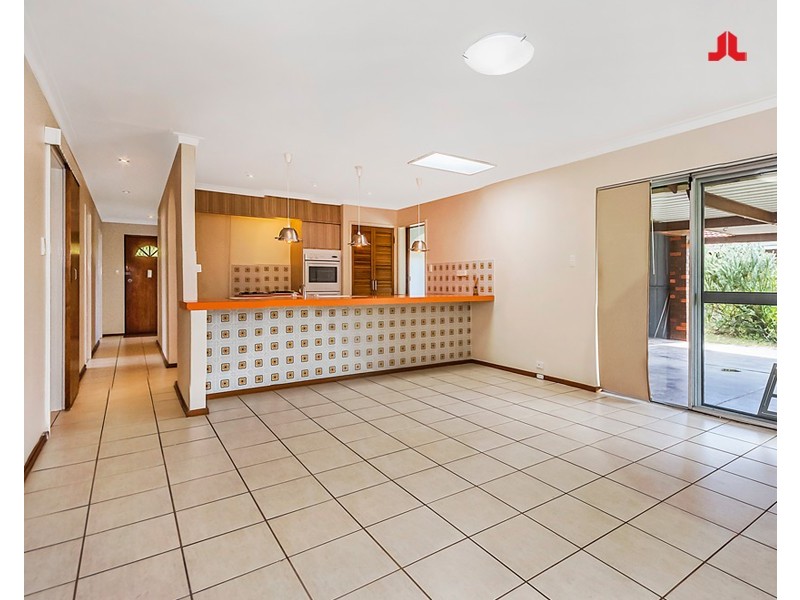 26 Edgewater Road, Safety Bay WA 6169