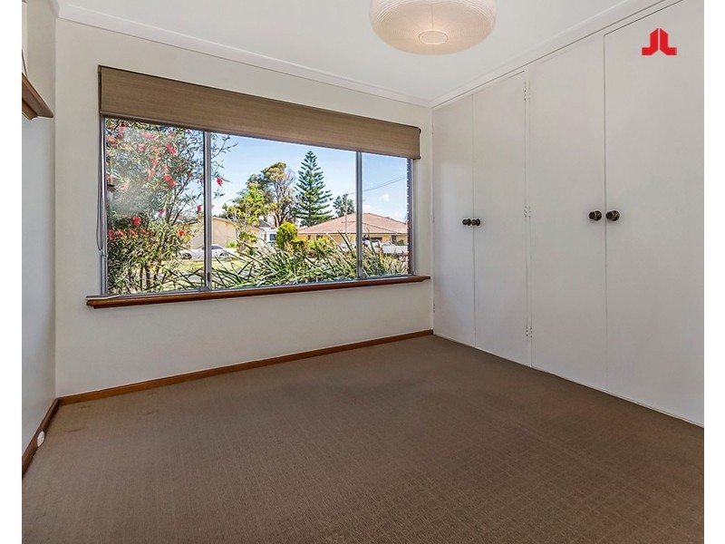 26 Edgewater Road, Safety Bay WA 6169