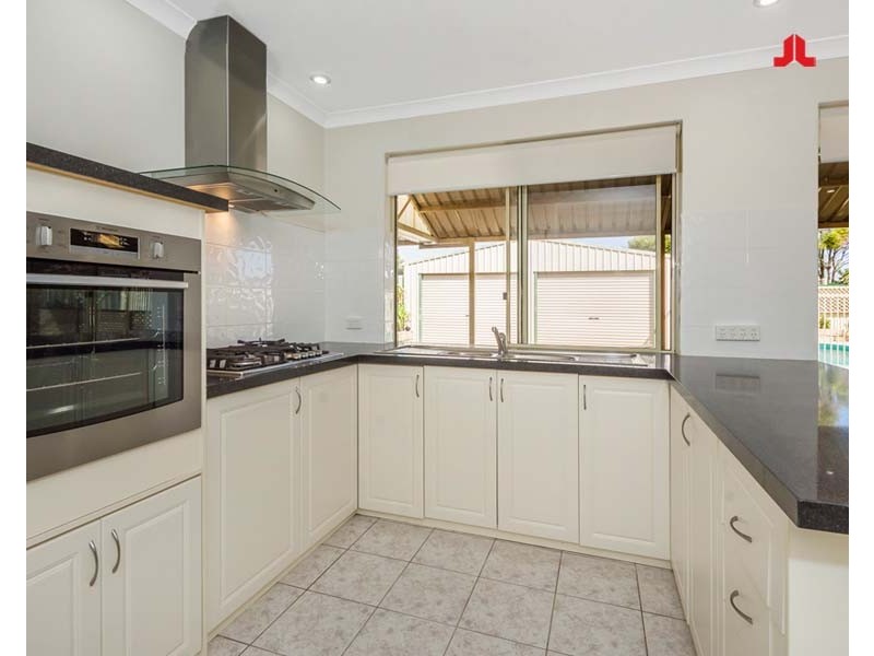 11 Muir Close, Waikiki WA 6169