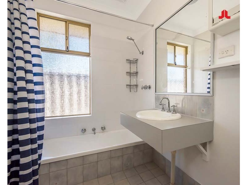 11 Willis Street, Warnbro WA 6169