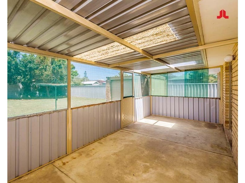 11 Willis Street, Warnbro WA 6169
