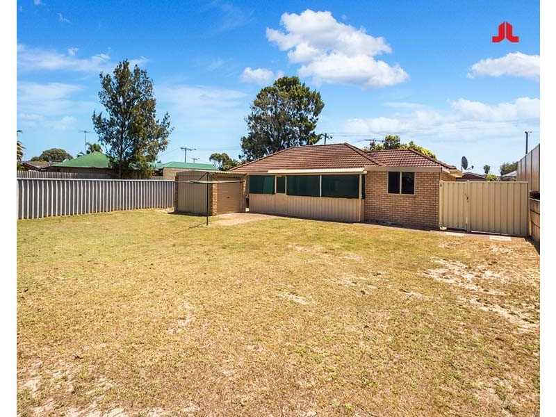 11 Willis Street, Warnbro WA 6169