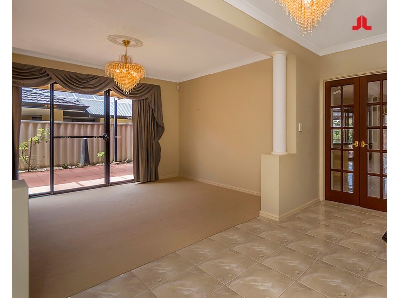 15 Camargue Green, Secret Harbour WA 6173