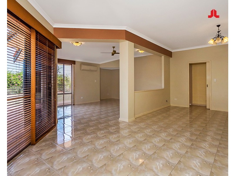 15 Camargue Green, Secret Harbour WA 6173