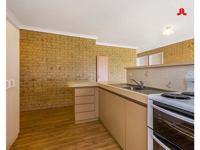 1B Cutlass Place, Safety Bay WA 6169