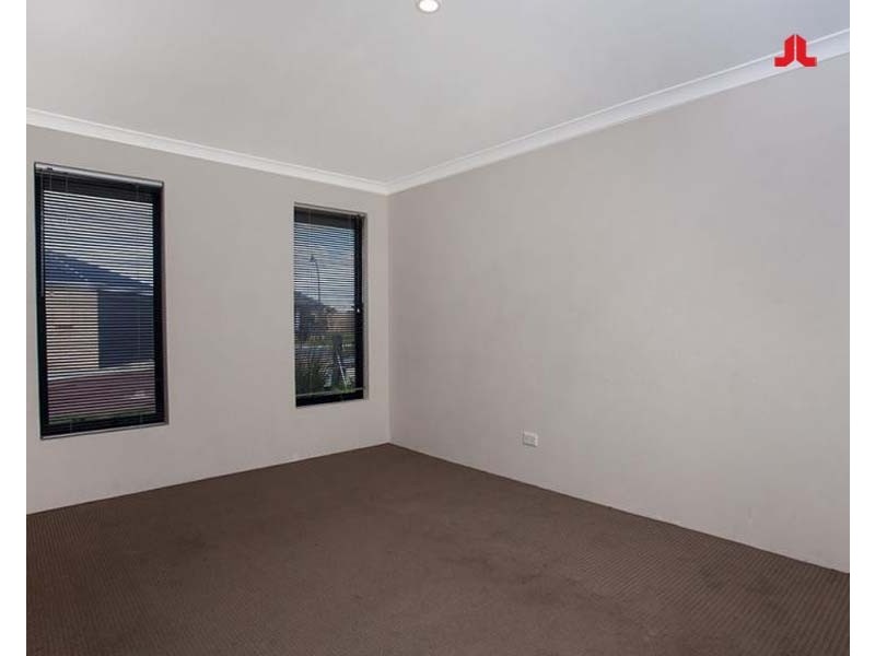 8 Dowak Lane, Byford WA 6122