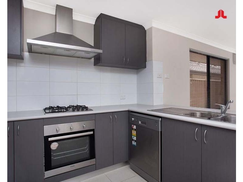 8 Dowak Lane, Byford WA 6122