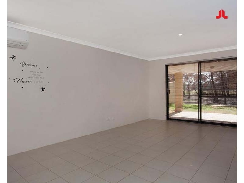 8 Dowak Lane, Byford WA 6122