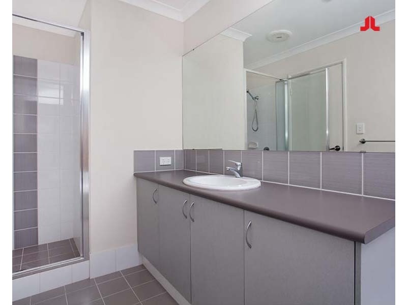8 Dowak Lane, Byford WA 6122