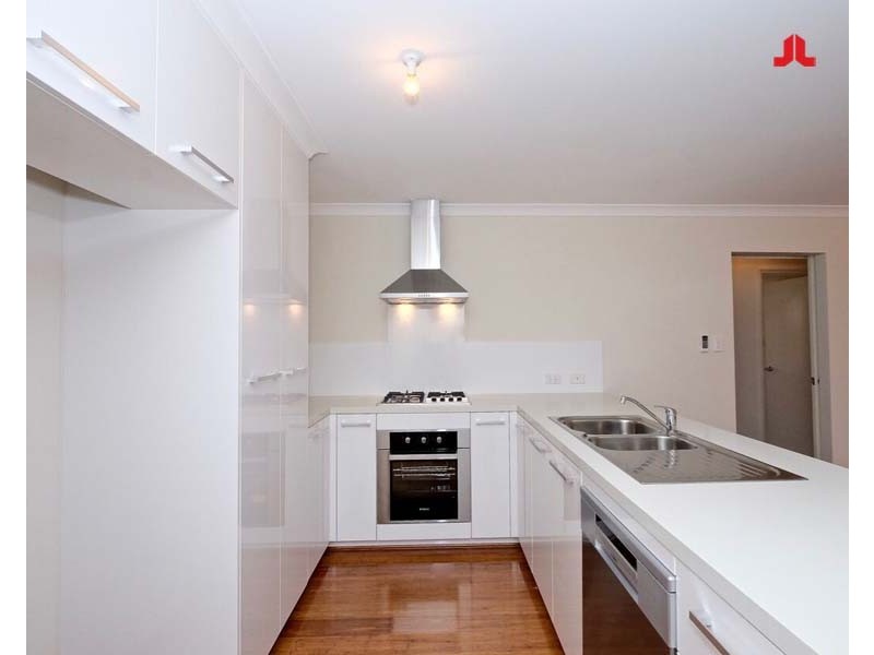 2/8 Tasker Street, Halls Head WA 6210