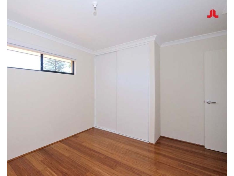 2/8 Tasker Street, Halls Head WA 6210