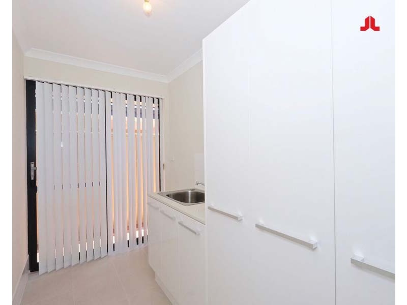 2/8 Tasker Street, Halls Head WA 6210