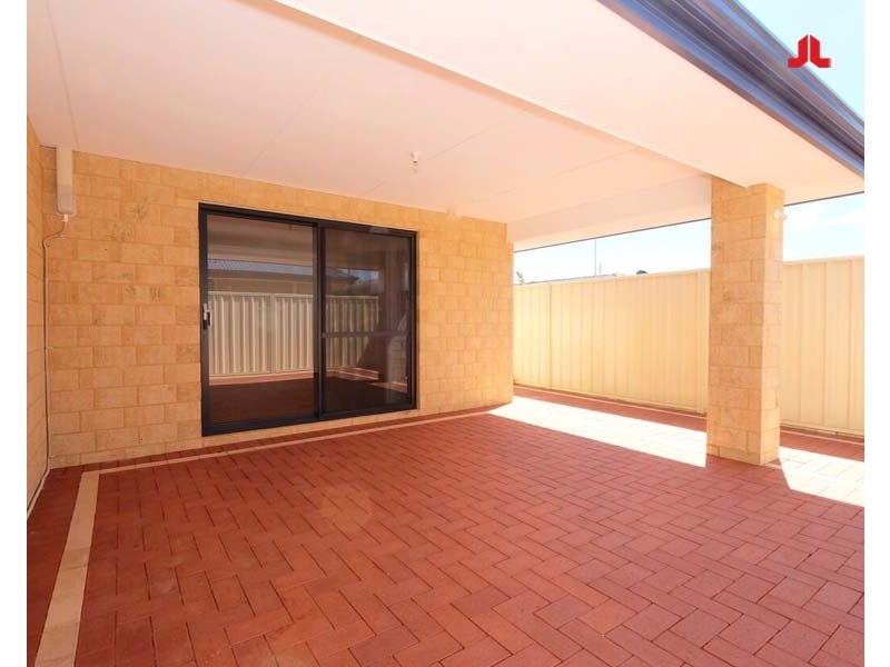 2/8 Tasker Street, Halls Head WA 6210