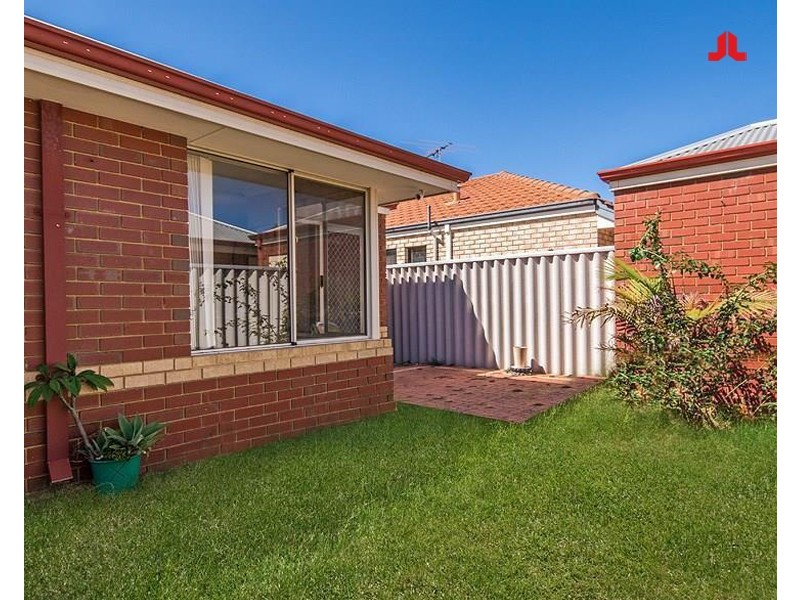 8/4 Moreton Crescent, Warnbro WA 6169