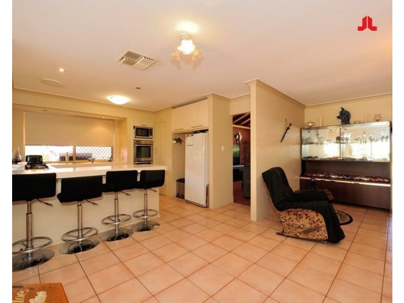 11 Greenlea Crescent, Warnbro WA 6169