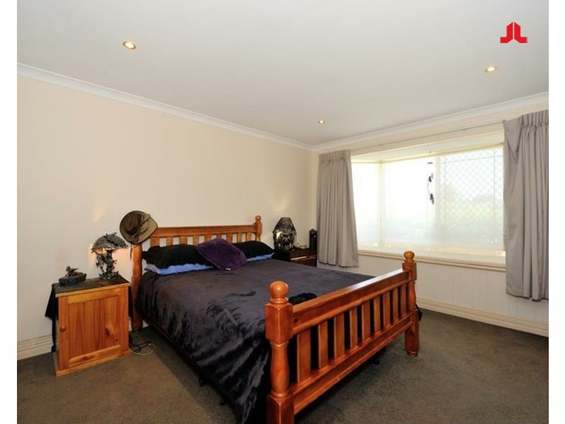 11 Greenlea Crescent, Warnbro WA 6169