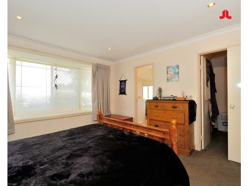 11 Greenlea Crescent, Warnbro WA 6169