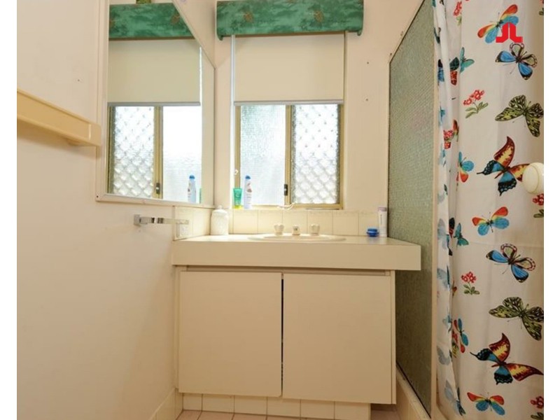 11 Greenlea Crescent, Warnbro WA 6169