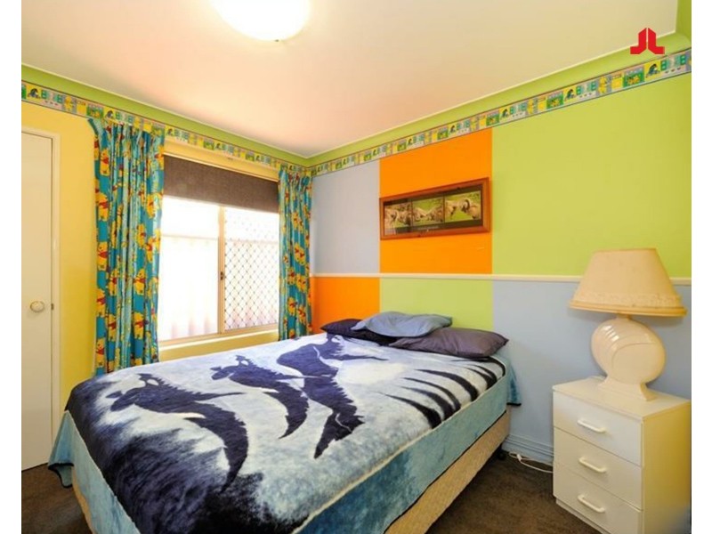 11 Greenlea Crescent, Warnbro WA 6169