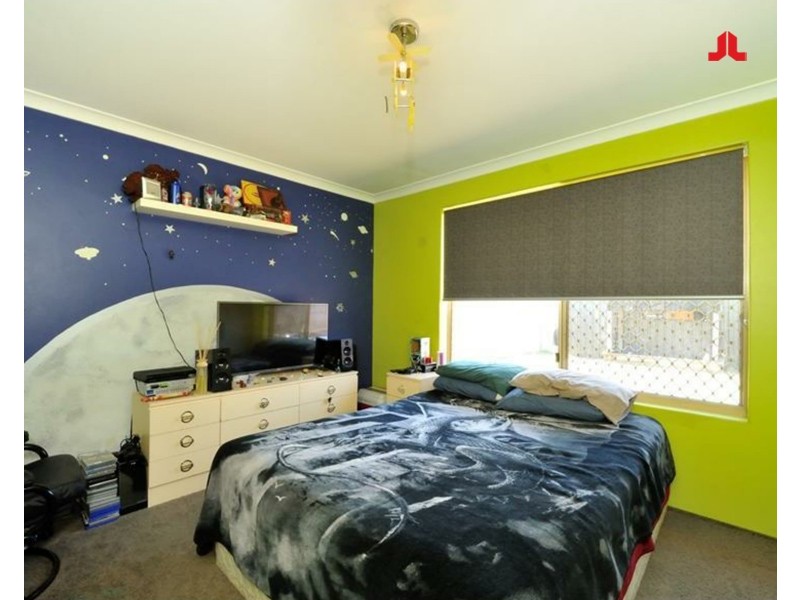 11 Greenlea Crescent, Warnbro WA 6169