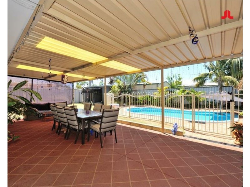 11 Greenlea Crescent, Warnbro WA 6169