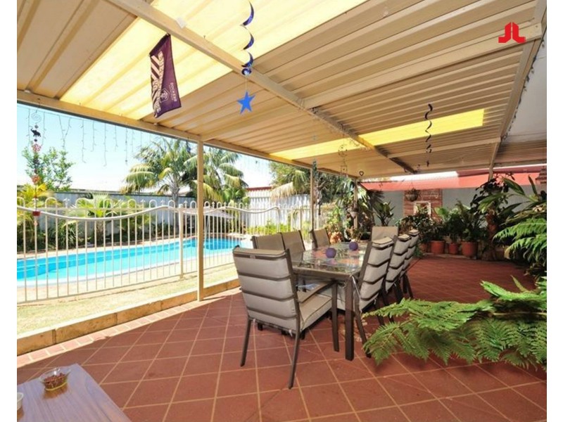 11 Greenlea Crescent, Warnbro WA 6169