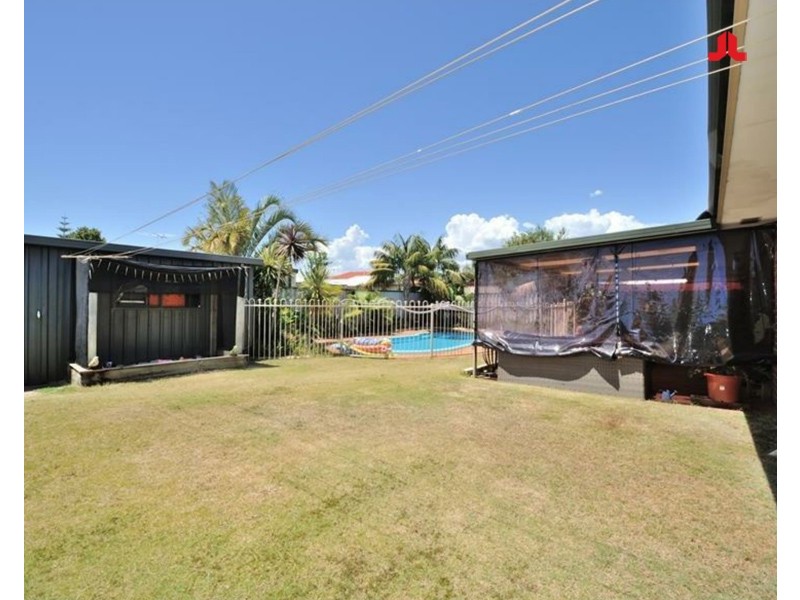 11 Greenlea Crescent, Warnbro WA 6169