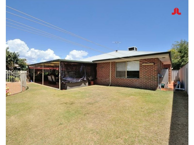 11 Greenlea Crescent, Warnbro WA 6169