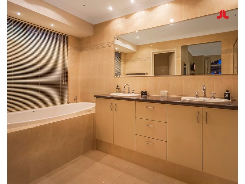 35 Waring Heights, Baldivis WA 6171