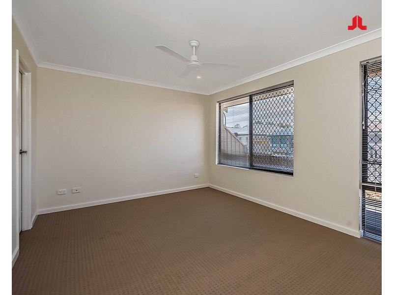 16 Rochdale Circle, Meadow Springs WA 6210