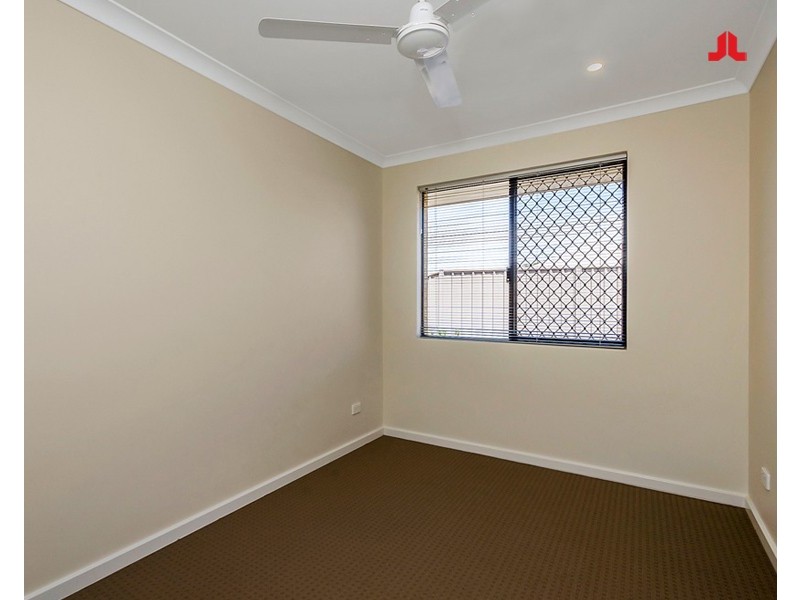 16 Rochdale Circle, Meadow Springs WA 6210