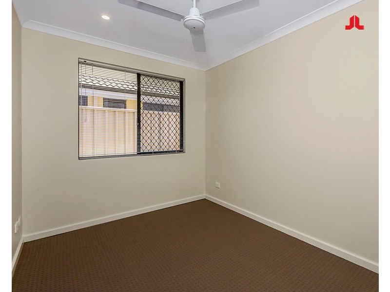 16 Rochdale Circle, Meadow Springs WA 6210