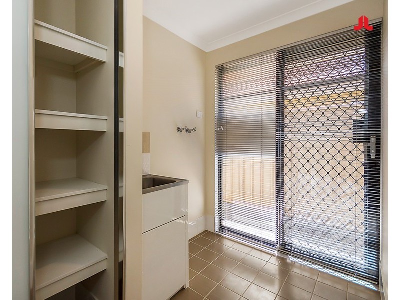 16 Rochdale Circle, Meadow Springs WA 6210