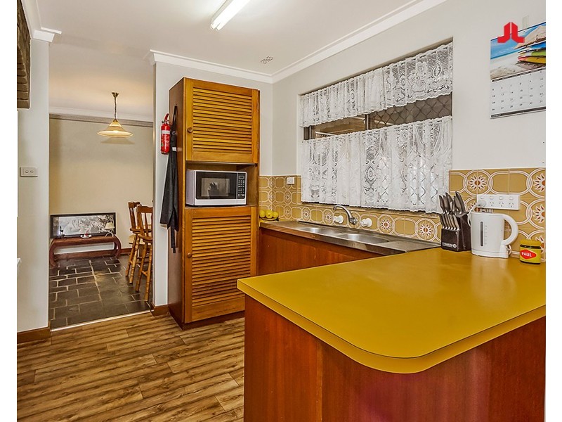 10 Orizaba Place, Rockingham WA 6168