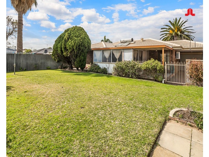 10 Orizaba Place, Rockingham WA 6168