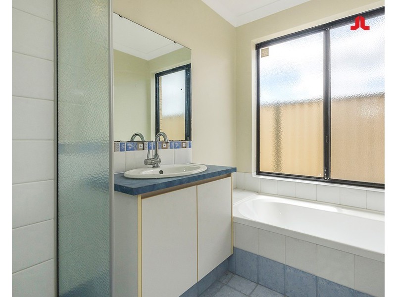 2 berry way, Bertram WA 6167