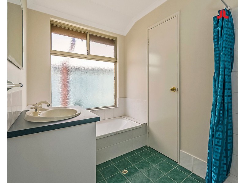 1 Seaspray Place, Waikiki WA 6169