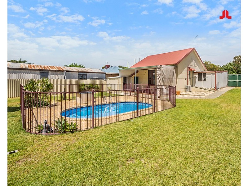 8 Second Avenue, Shoalwater WA 6169