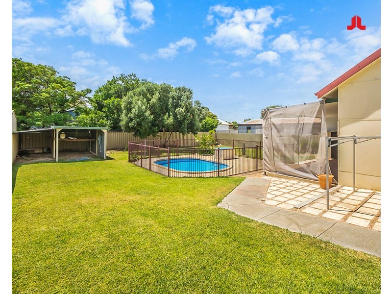 8 Second Avenue, Shoalwater WA 6169