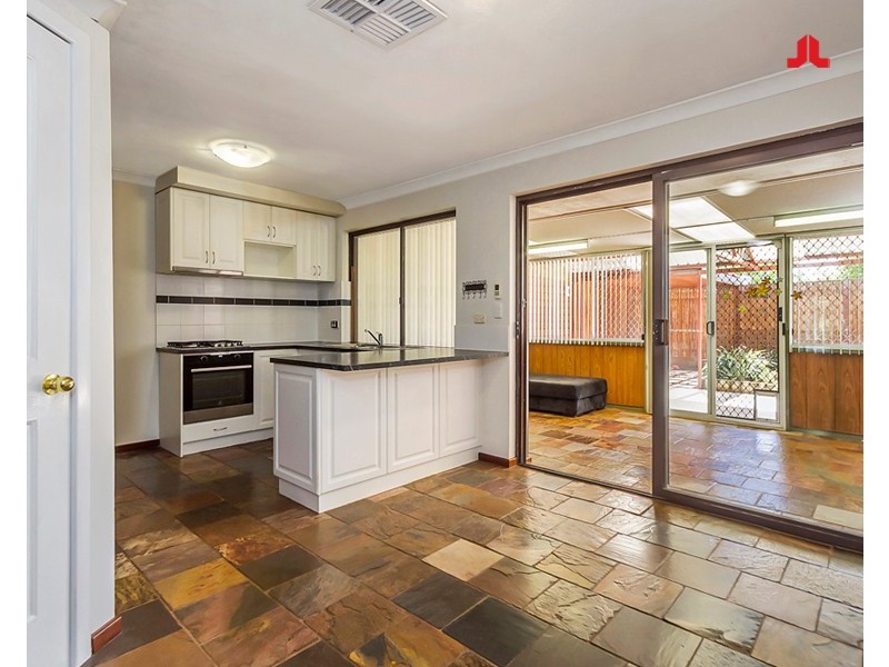 7B Carey Place, Cooloongup WA 6168