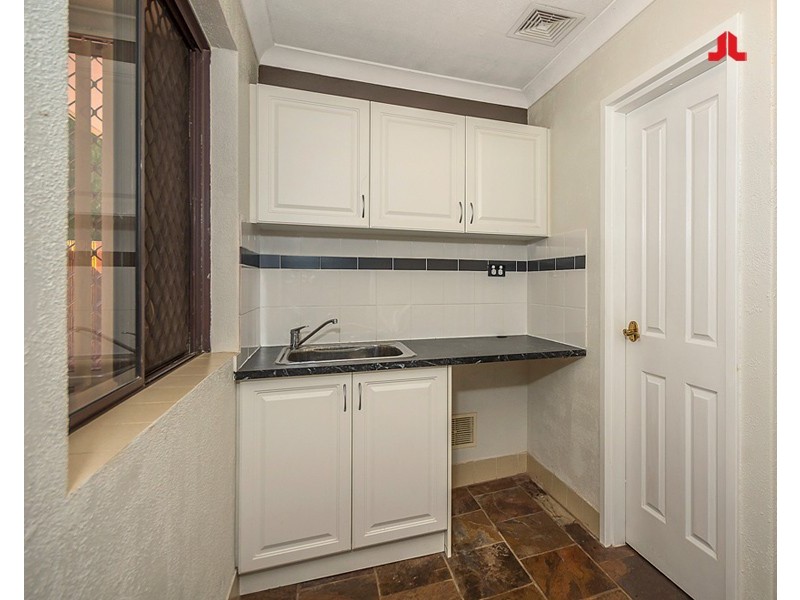 7B Carey Place, Cooloongup WA 6168