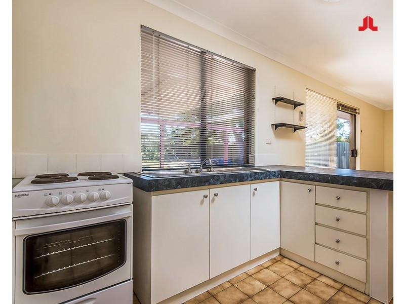 4 Burnside way, Waikiki WA 6169