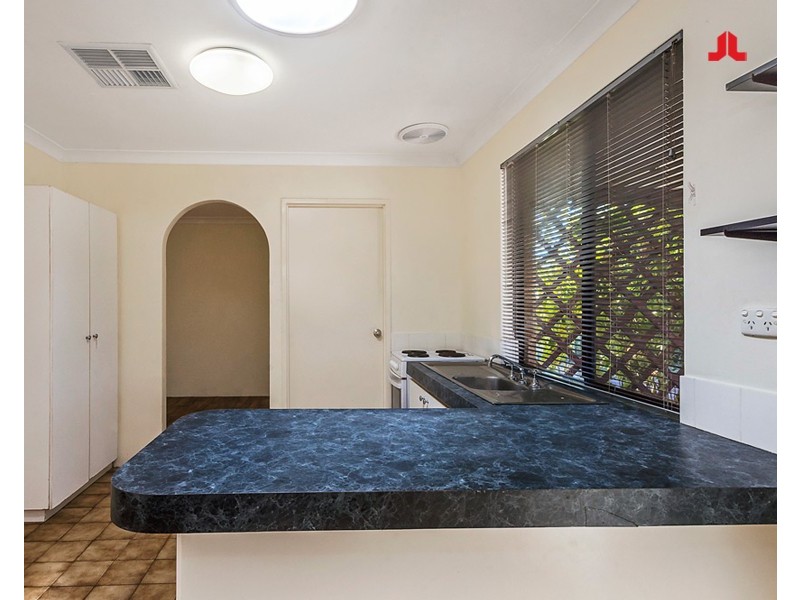 4 Burnside way, Waikiki WA 6169