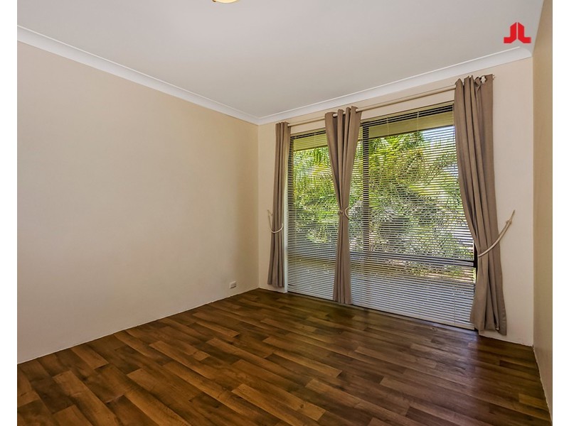 4 Burnside way, Waikiki WA 6169