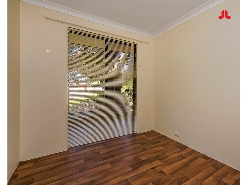 4 Burnside way, Waikiki WA 6169
