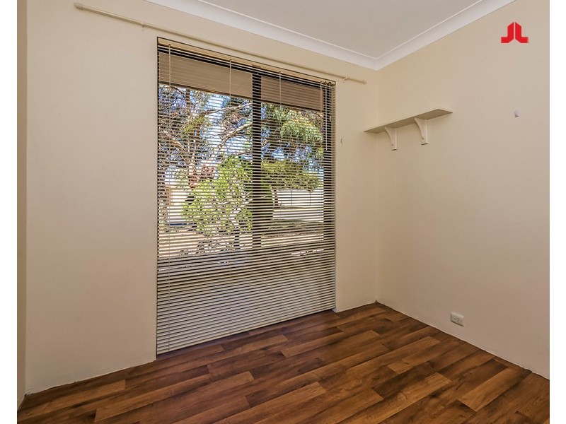 4 Burnside way, Waikiki WA 6169
