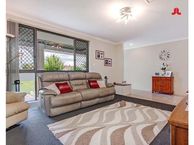 9 Leeder Street, Safety Bay WA 6169